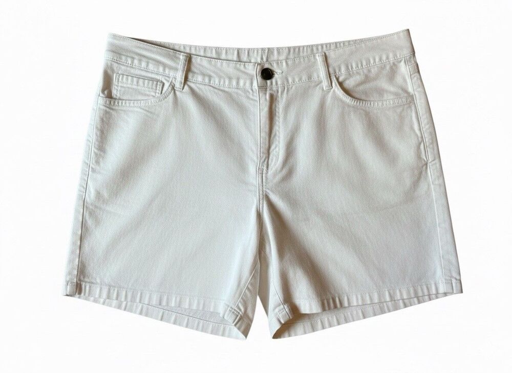 St John’s Bay 7” Short Woman’s White Shorts Size 22W A0026